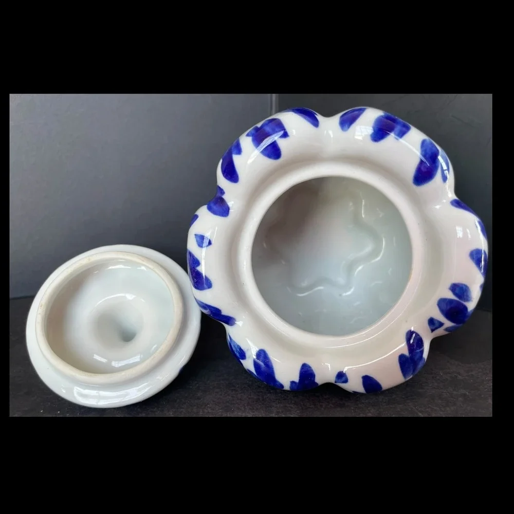 Handcrafted Blue and White Ceramic‎ Bell Pepper Lidded Canister Thailand Floral